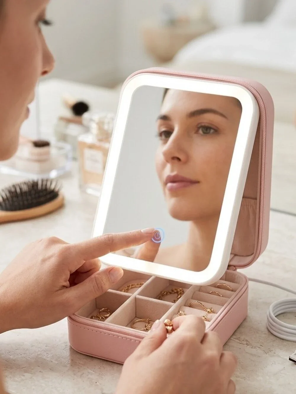 Portable LED Lighted Travel Makeup Mirror & Jewelry Case - Soft Pink